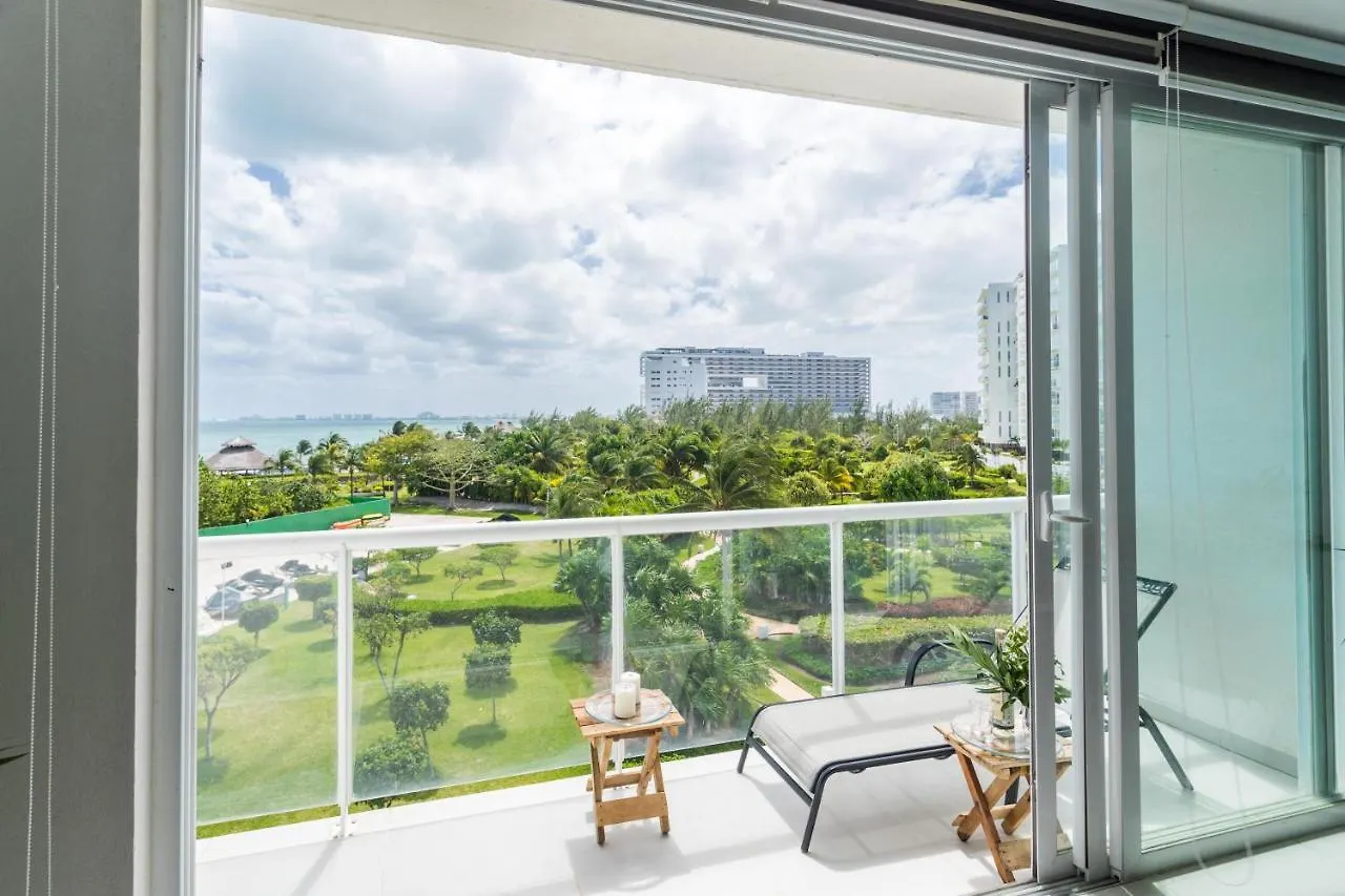 Amara Cancun Beachfront Caribe R Apartamento 0*,